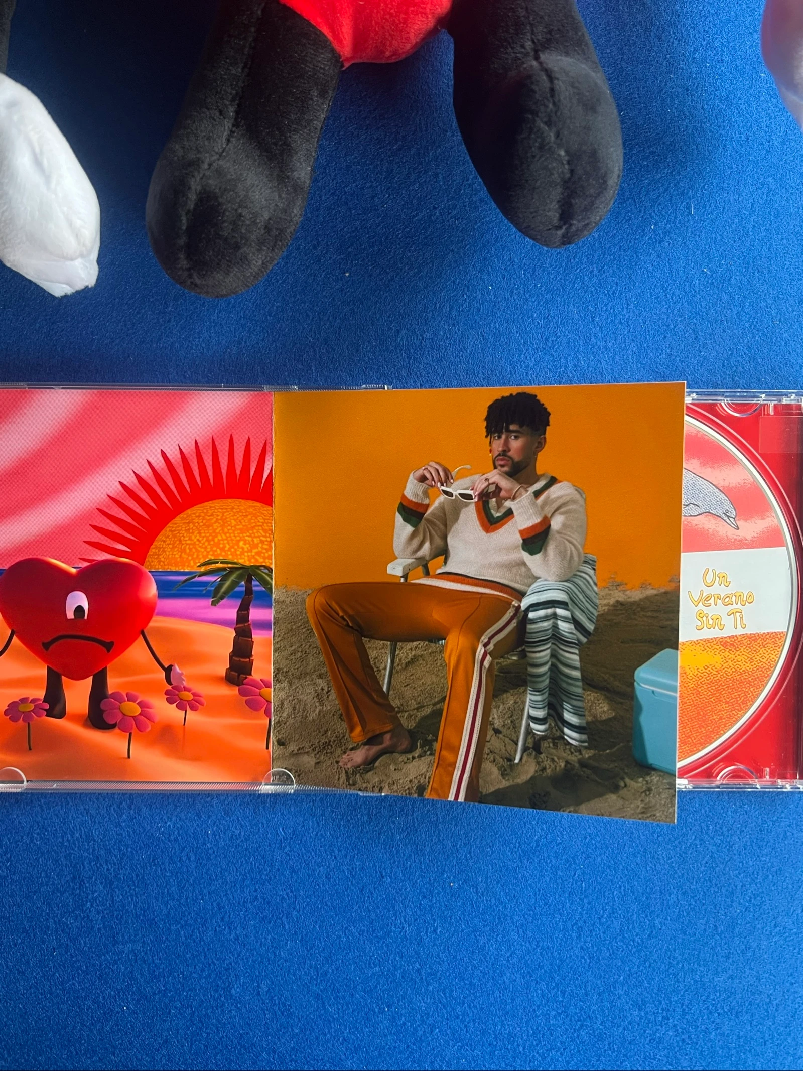 Pack Bad Bunny - Un Verano Sin Ti (CD + Plush) – photo 10